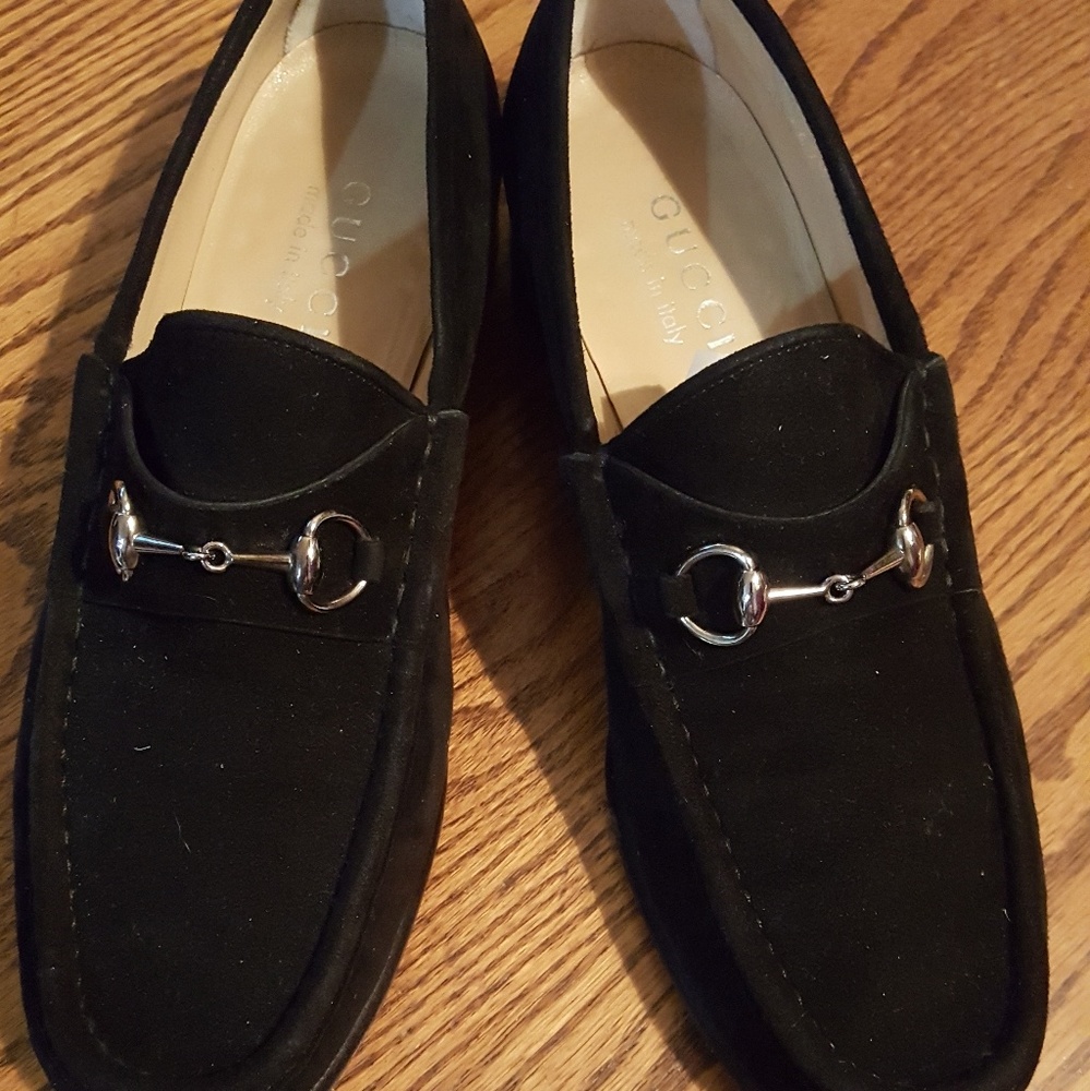 Gucci horsebit suede loafers Flats. Slightly scuffed. Size 8